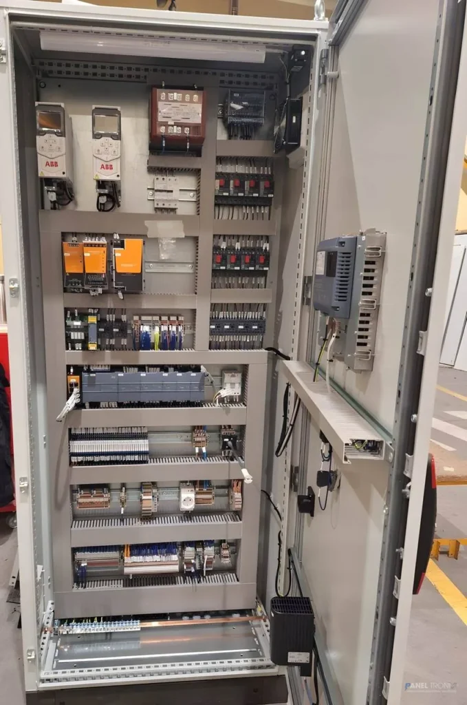 Armoire automatisme avec variateurs ABB ACS et modules Beckhoff — Panel-Tronix Maroc