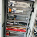 Armoire d'automatisme industriel Panel-Tronix avec automate Schneider, relais d'interface et ventilation, Casablanca Maroc