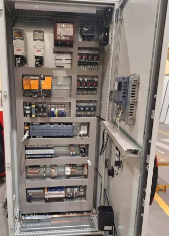 Armoire automatisme avec variateurs ABB ACS et modules Beckhoff — Panel-Tronix Maroc